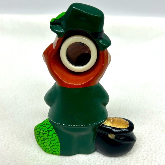 - Vintage Kimple mold 138  hand painted LEPRECHAUN music box figurine - Picture 4 of 8